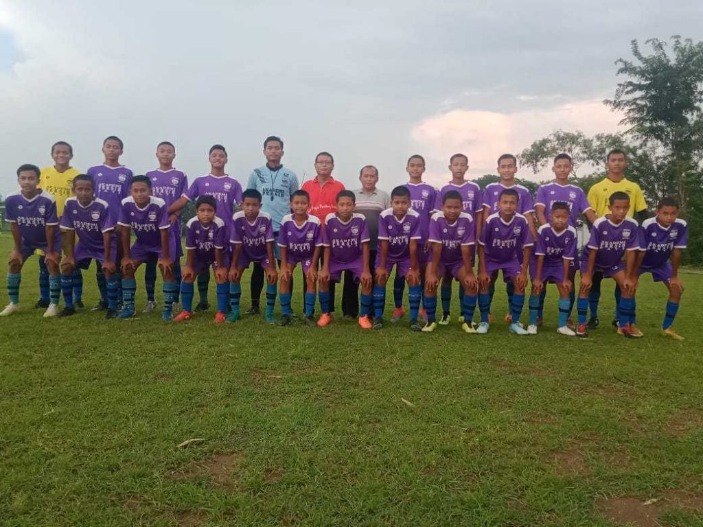 Kepala Sekolah SMA Nasional Pati Bersama Akademi Persib Bandung