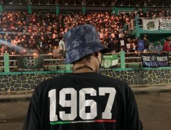 Peduli Tragedi Kanjuruhan, Suporter dan Masyarakat Blora Gelar Doa di Stadion Kridosono