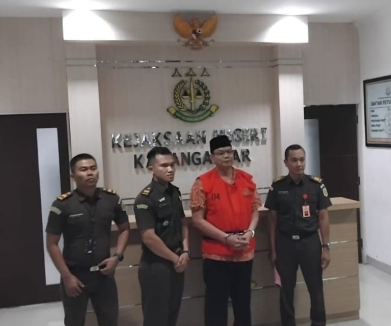 Kades di Karanganyar Ditangkap Kejari. Foto: Istimewa
